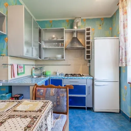 2 Bedroom On Victory Square *
