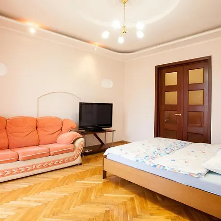 2 Bedroom On Victory Square Apartment Minsk