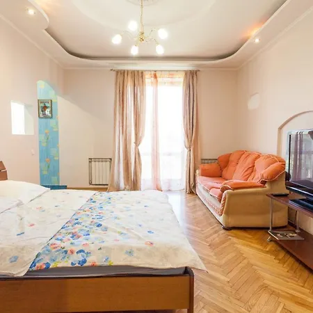 2 Bedroom On Victory Square
