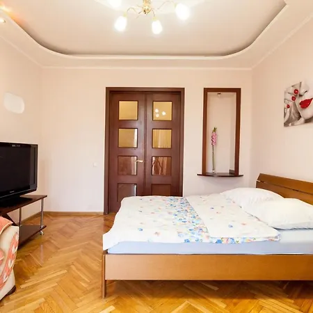 2 Bedroom On Victory Square Apartment Minsk